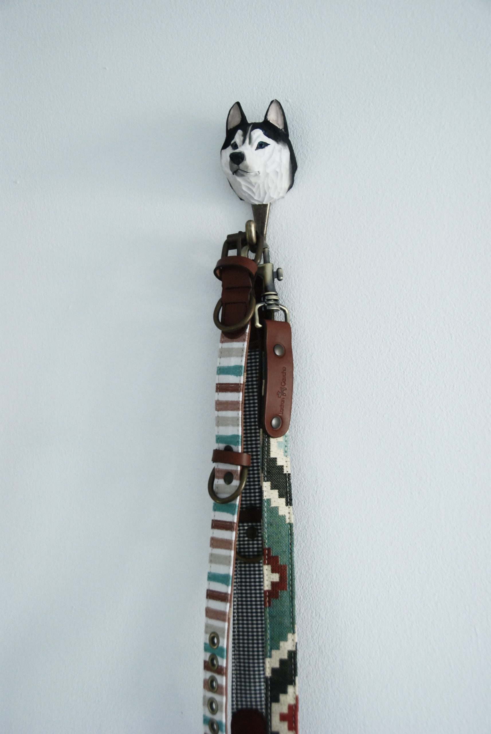 Perchero para complementos de perros con forma de Husky Siberiano - Image 2